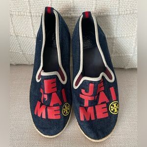 Tory Burch Women’s Espadrille, size 8, denim, Je T’ai Me on front